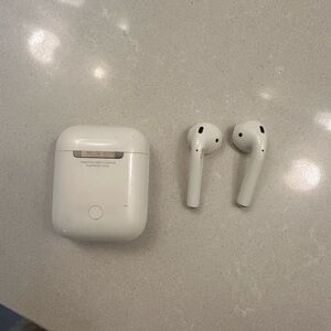 Apple AirPods 2nd Gen